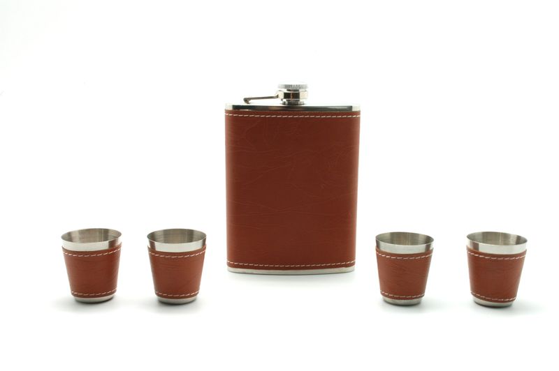 Signature Whiskey Flask 6-in-1 Set